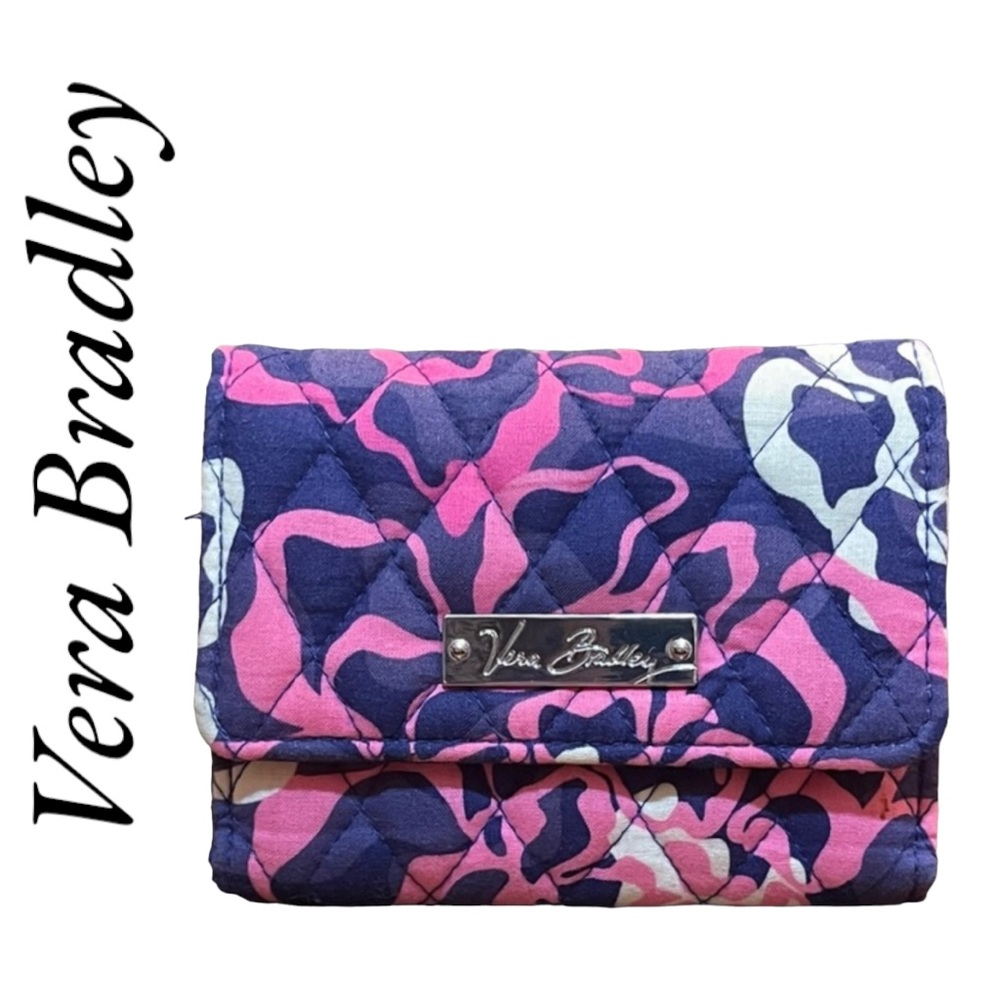 Vera Bradley | Quilted Microfiber
TriFold Multi Function Snap Closure Wallet